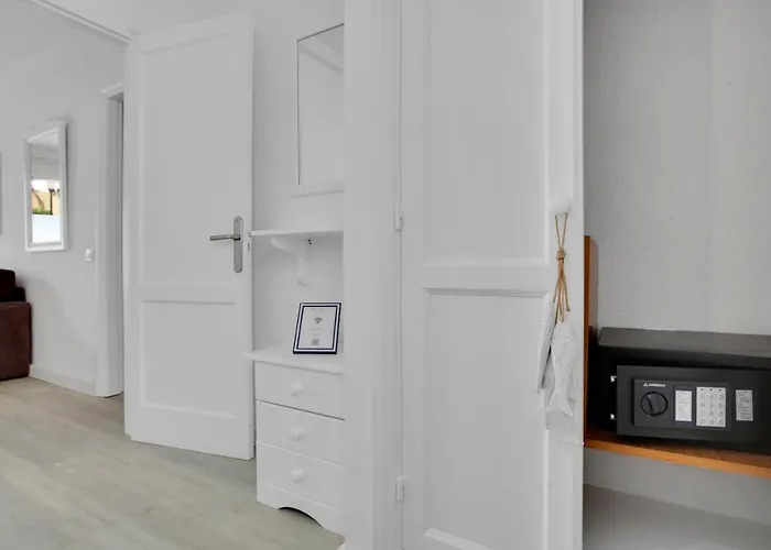 Neptuno - Adults Only * קורלחו